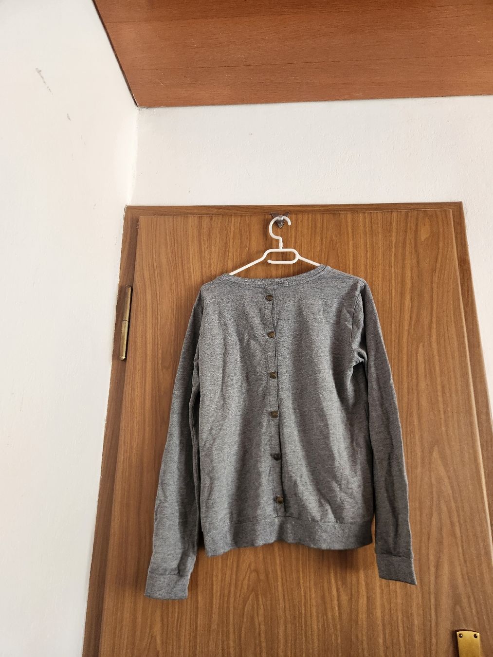 Maison Scotch Pullover & Sweatshirts: Sweat Maison Scotch gris imprimé taille 2 – Gebraucht aus Niedergösgen von Eva2410 1