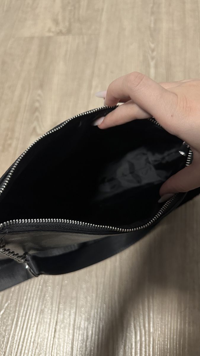 H&M Borse: H&M I Schwarze Tasche – Nuovo (secondo la descrizione) da Ennetbaden venduto da Ansano 1