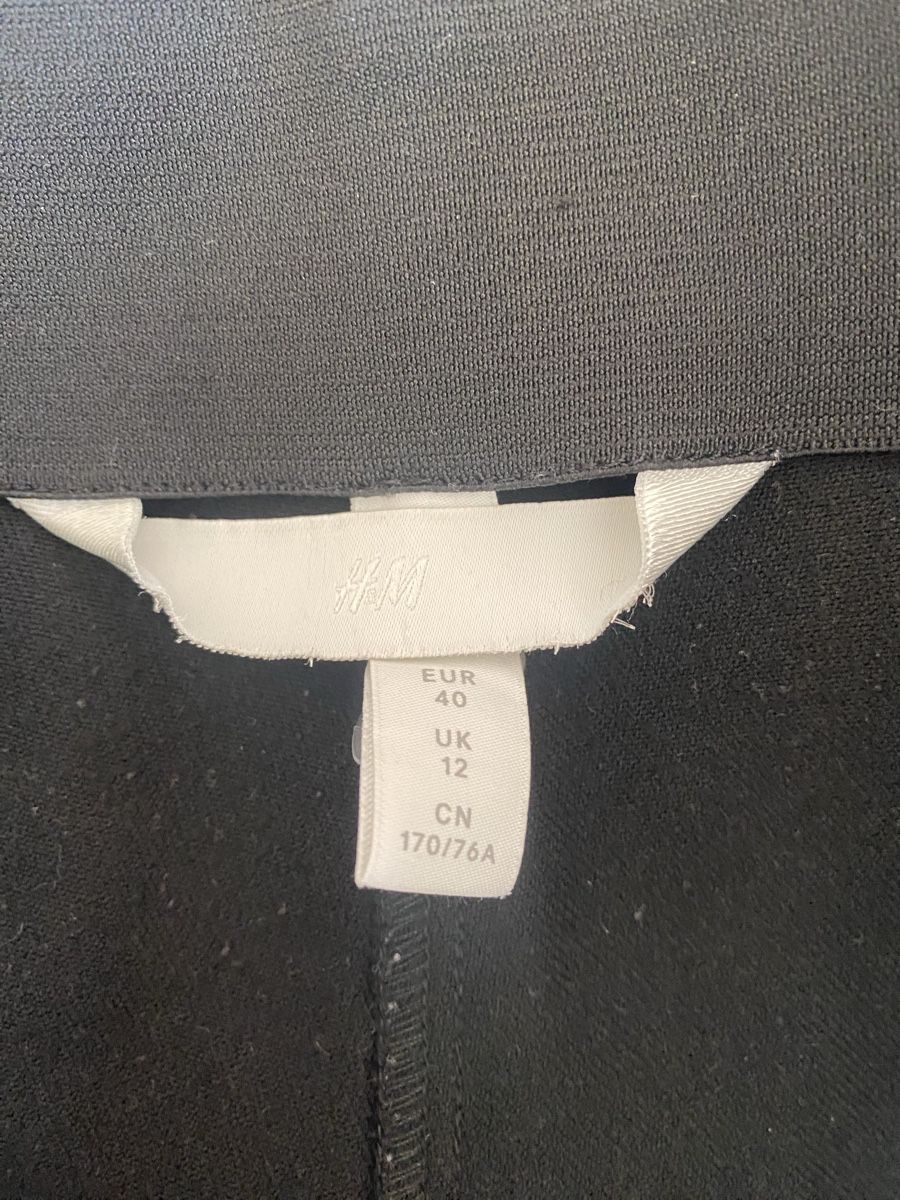 H&M Hosen: H&M schwarze Stoffhose Grösse 40 – Gebraucht aus Wigoltingen von luu23 2