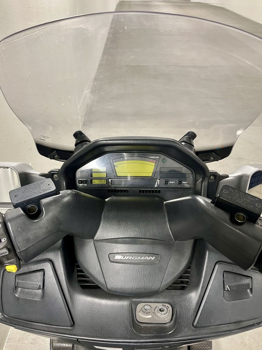 Suzuki Scooter: Suzuki Burgman AN 650 - Silver – Usato da Zürich venduto da eri_hm6j 5