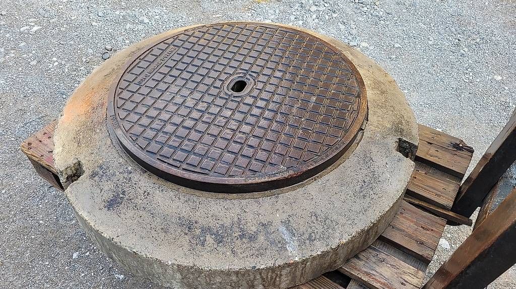 Piatti di portata: Gussschachtdeckel NIVO – Usato da Kerns venduto da avr75