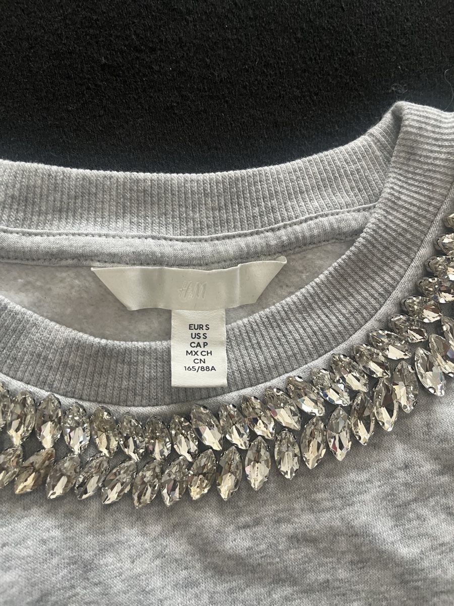 H&M Lotti di vestiti: 2 Damen Pullover grau mit Steindekor – Nuovo (secondo la descrizione) da Olten venduto da sae_82z2 3