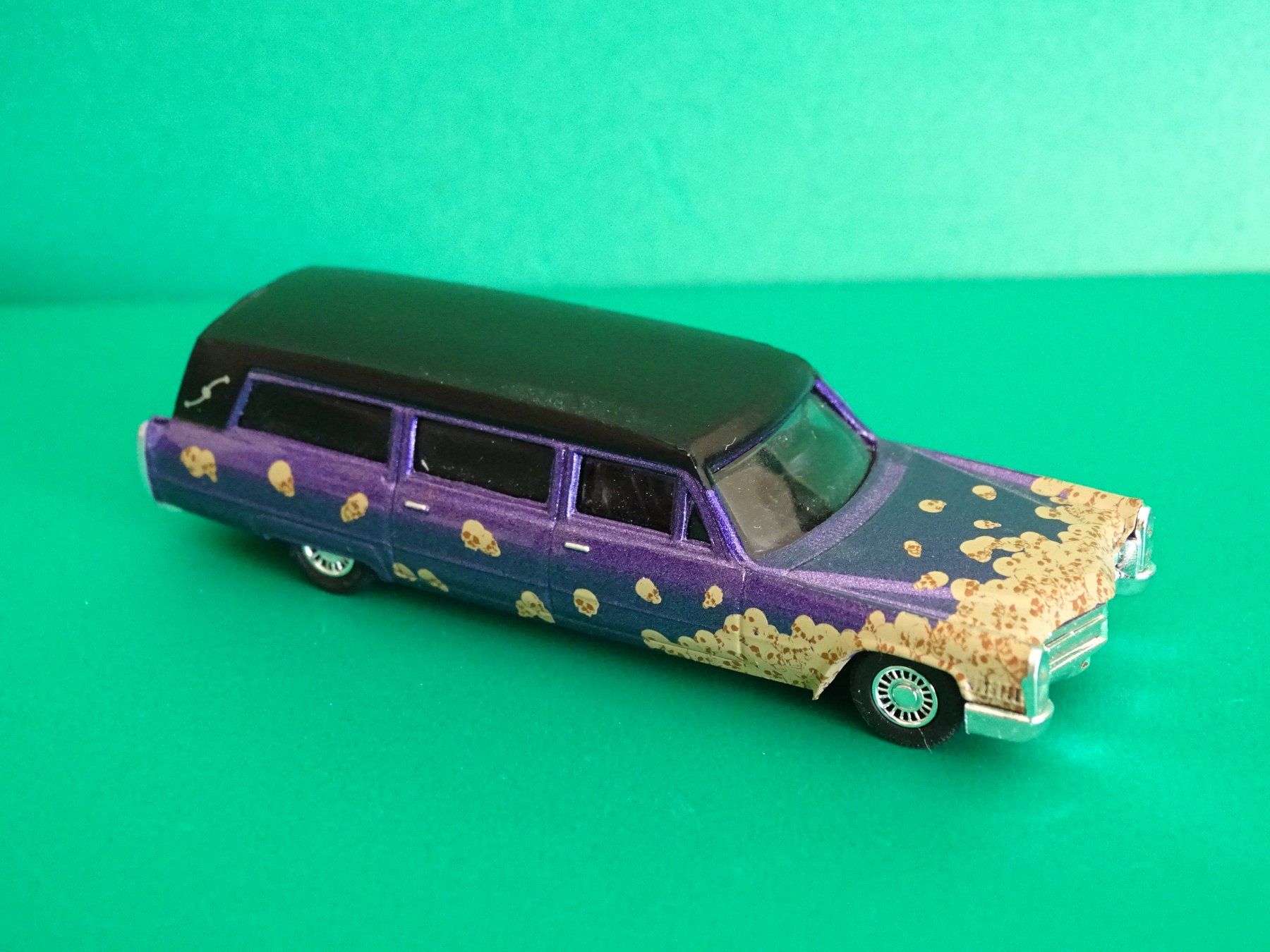 Cadillac Modellini d'auto: Cadillac Fleetwood von Busch 1/87 – Usato da Bretzwil venduto da Meex 1