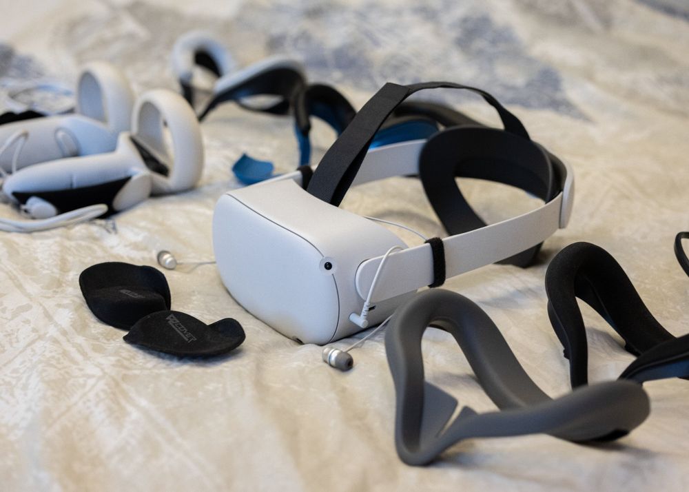 Oculus Quest 2 / Meta Quest 2 64GB mit viel Zubehör | Kaufen auf Ricardo