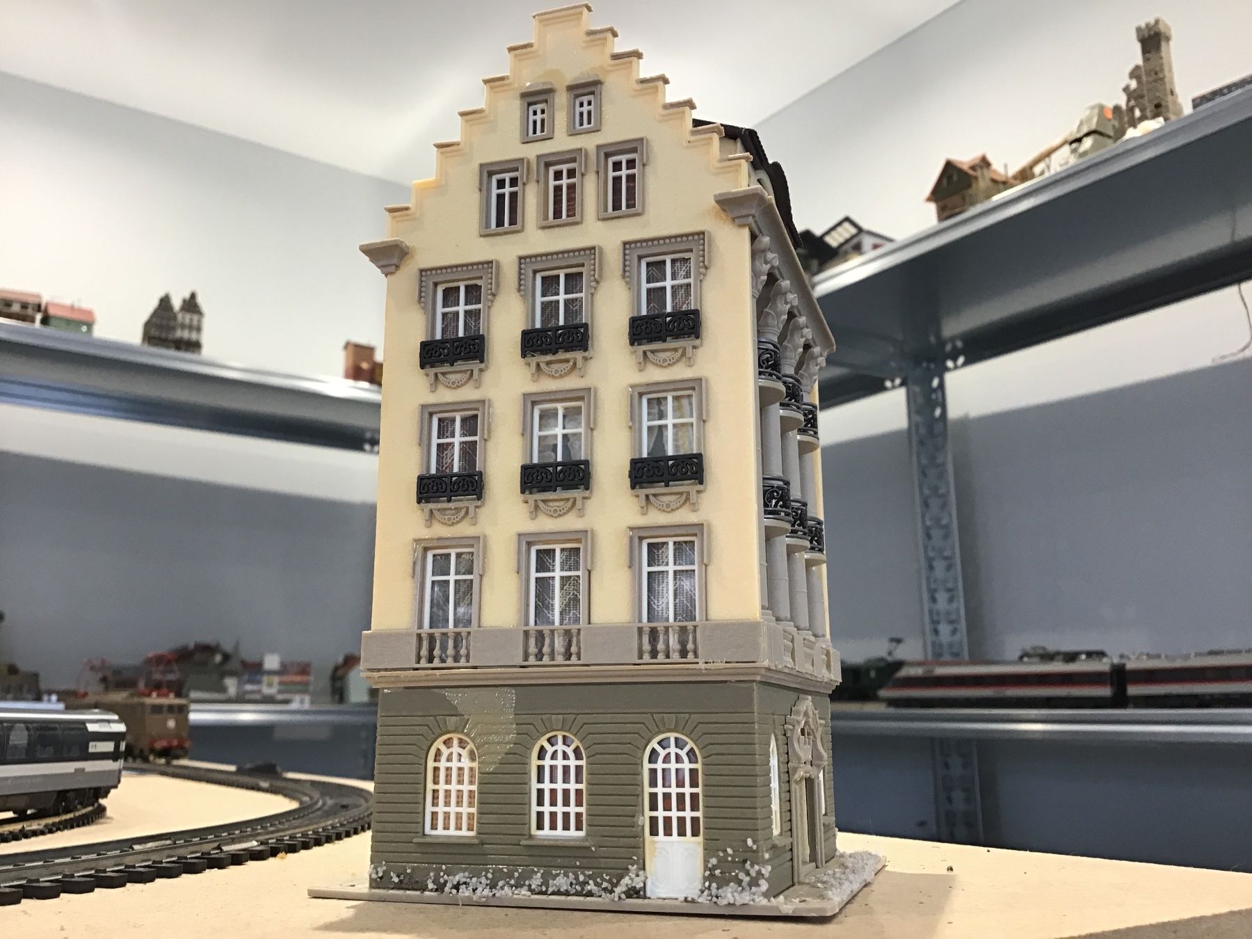Modellini di ferrovie: Modellbau Hotel - Detailliert, SPURN  N – Usato da Männedorf venduto da Spezial-Modelle 2