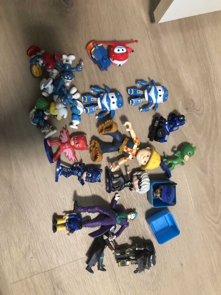 Giocattoli: Personaggi vari – Usato da Uster venduto da mar_pqx5