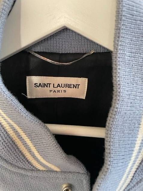 Saint Laurent Jacken: Rare Baby Blue Saint Laurent Teddy Jacket – Gebraucht aus Otelfingen von Boosted 1
