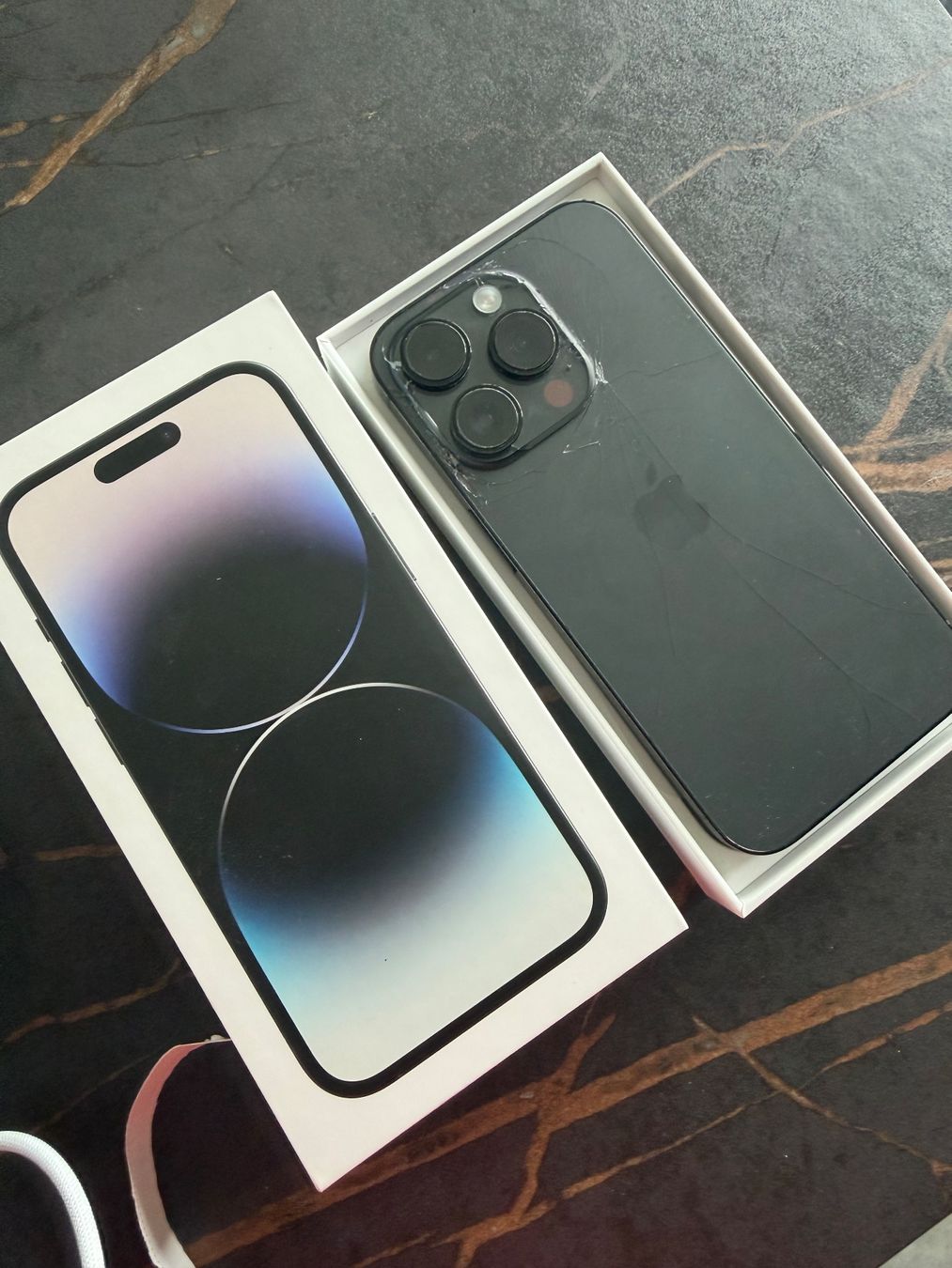 Apple Telefoni cellulari / Smartphones: iPhone 14 Pro 256 GB, batterie à 75 % – Usato da Riddes venduto da Kris84 1