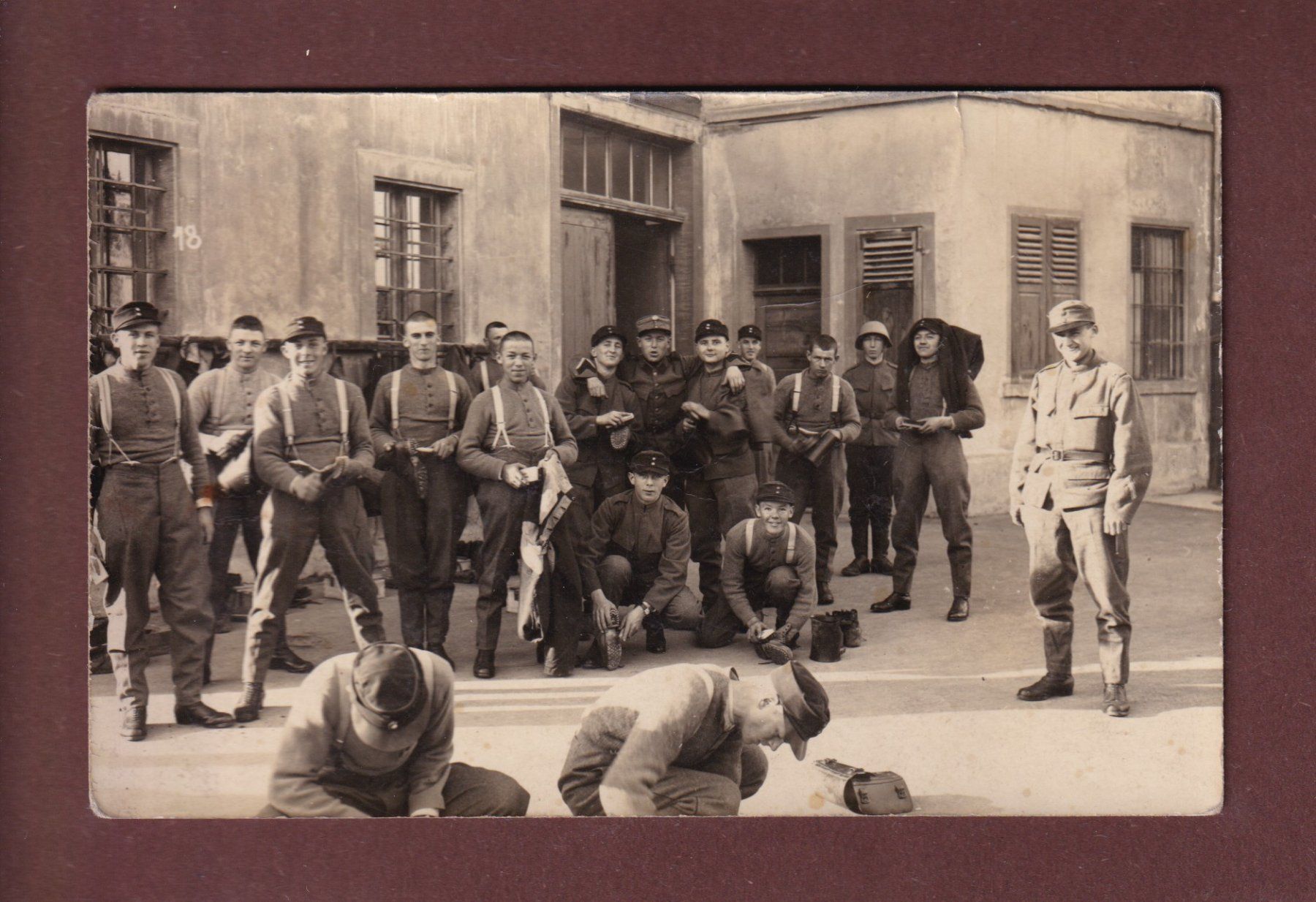 Cartoline postali: Photo - SOLDAT // pli // – Usato da Pully venduto da nicecards-shop