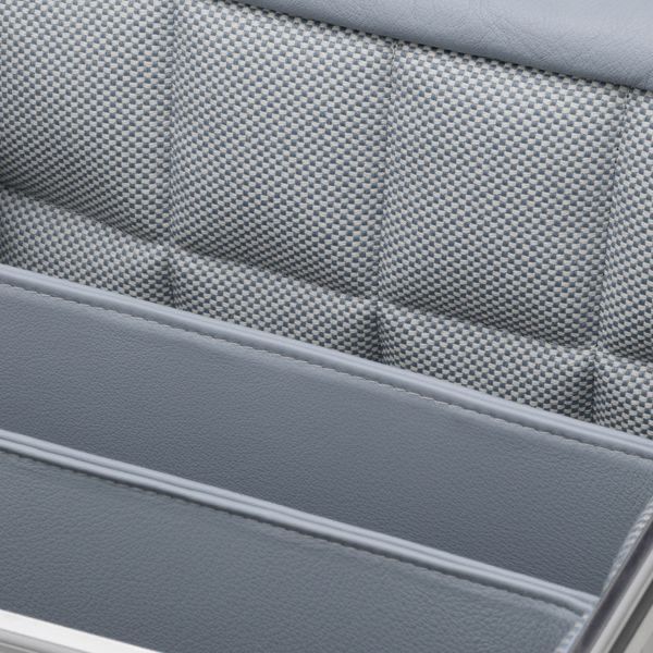 Vitra Hocker: VITRA x RIMOWA Stool Silver / Ice Blue Limited – Neu und originalverpackt aus Zürich von StarBurn 2