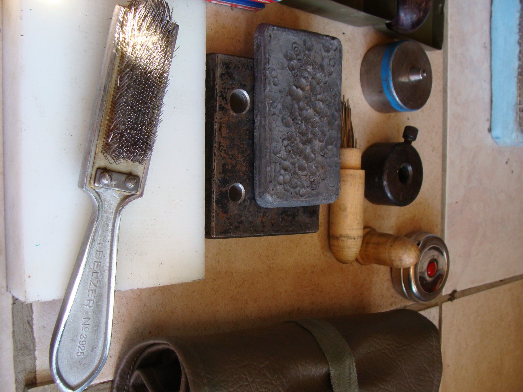 Schweizer Armee Armi bianche: Pour celliers militaires, caisse complette. – Usato da Cuarny venduto da hen_g7hn 8