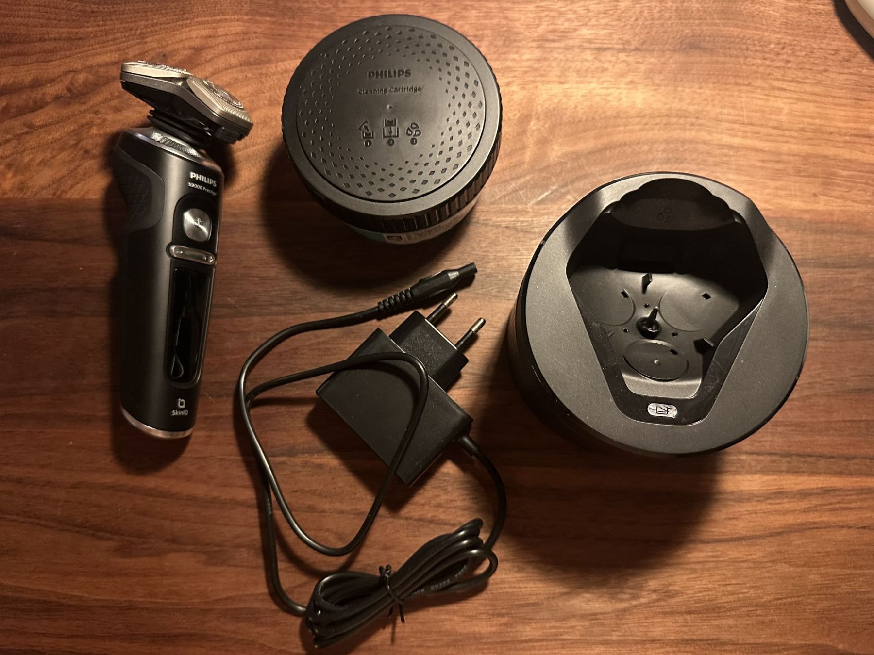 Philips Rasoirs & Lames de rasage: Philips Series 9000 Prestige – D'occasion à Grafenried par Jarvis488 4