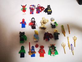 (L44)  16 x Lego Heroes Figuren, Flash,, Captain America...