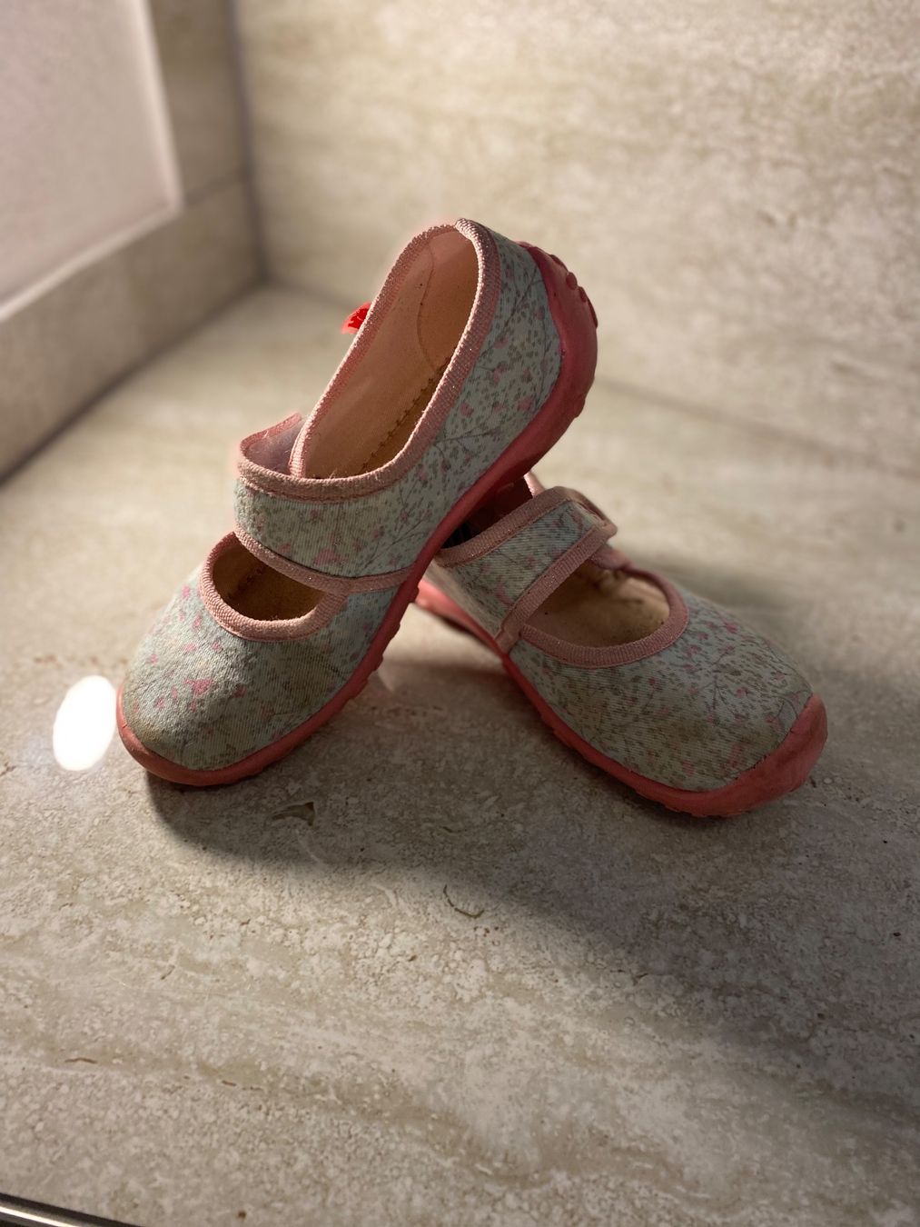 Elefanten Schuhe für Mädchen: Elefanten Hausschuhe Gr 28 – Gebraucht aus Birrwil von Bendegriz