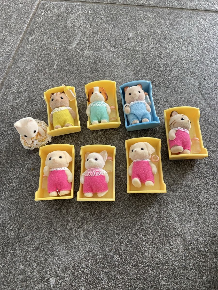 Sylvanian families Giocattoli: Sylvaniankinder mit Bettchen und Flasche  – Usato da Zürich venduto da Lilabalu65
