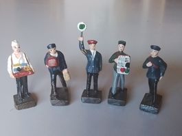 Fünf Figuren Spur 0 (Elystolin?) 45mm hoch Kunstharz ?