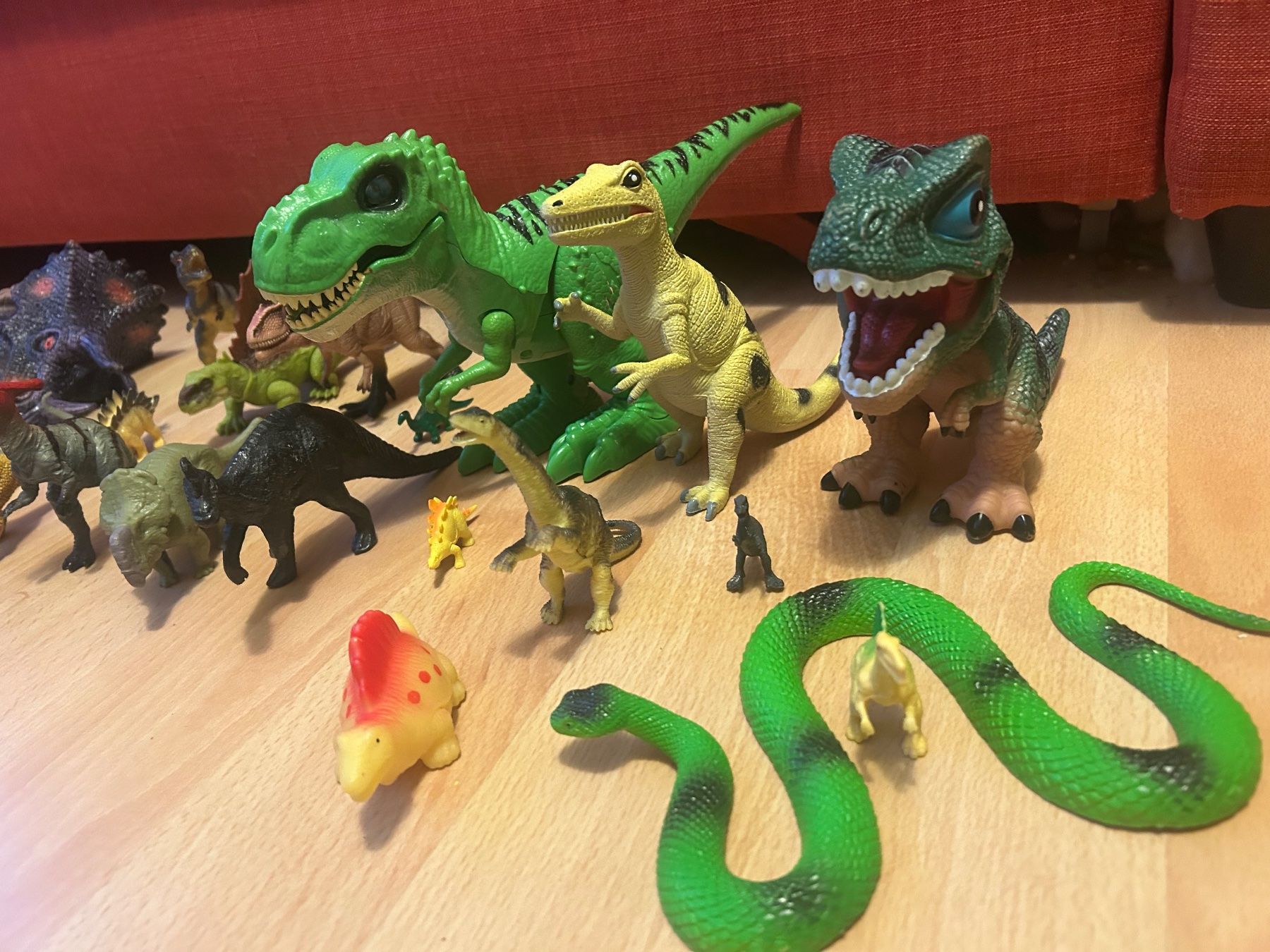 Giocattoli: Dinosaurier Figuren 20stk – Usato da Root venduto da Zsuzsanna34 2