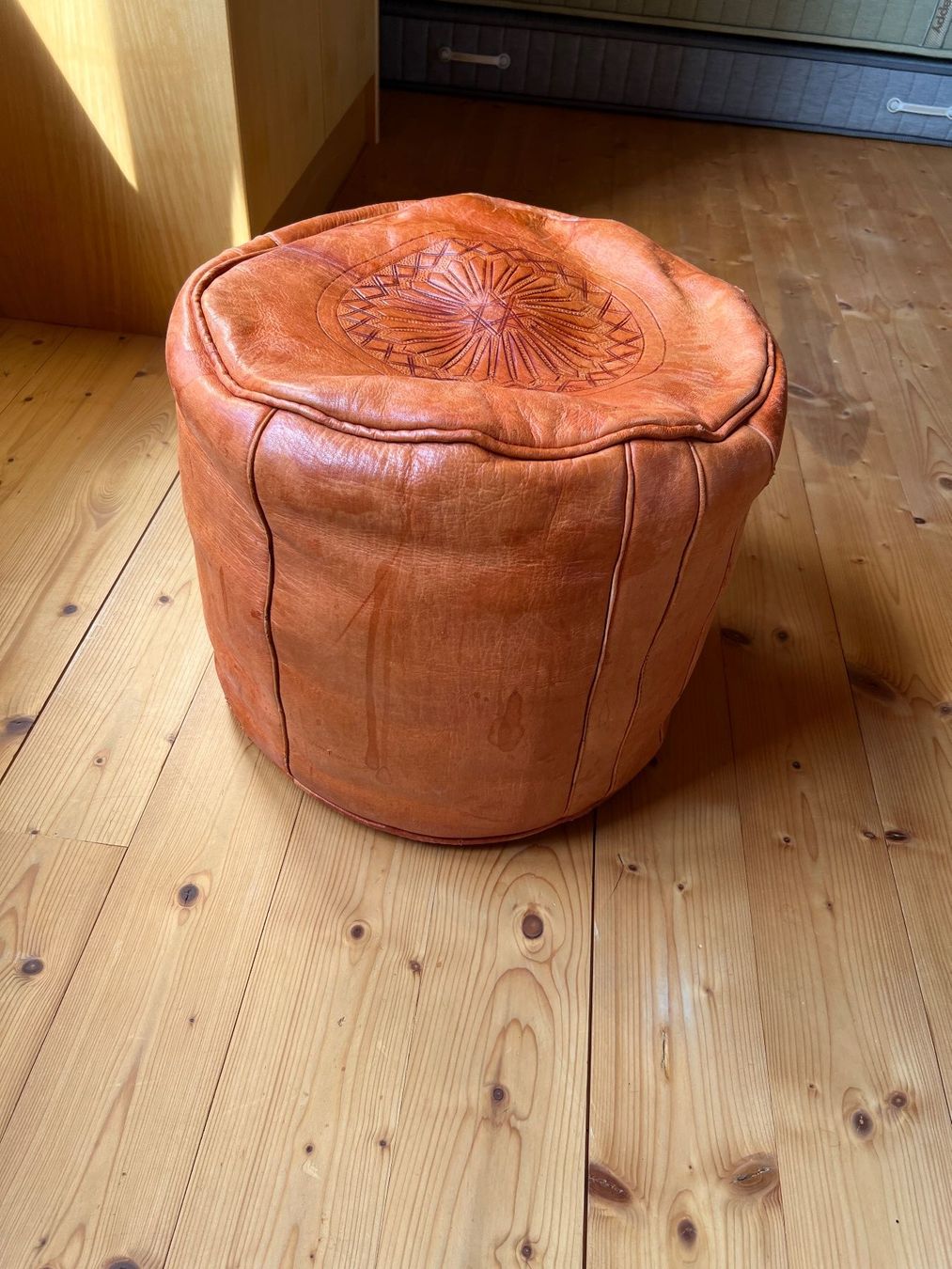 Sgabelli: Leder Pouf aus Marokko – Usato da Merzligen venduto da Paxi01 1