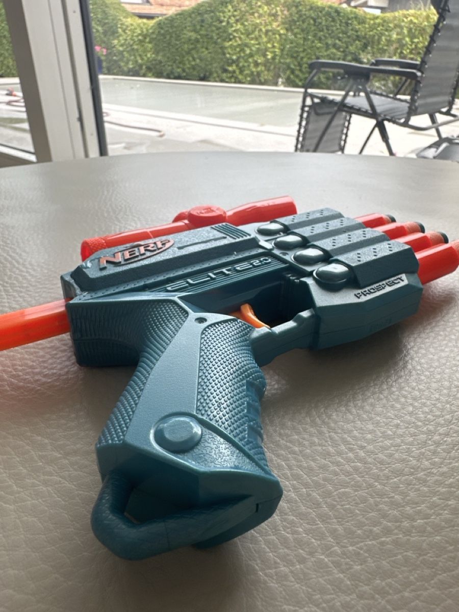 Nerf Giocattoli: Nerf Elite 2.0 Prospect Blaster toy gun used condition – Usato da Lussy-sur-Morges venduto da Lauraholland 2