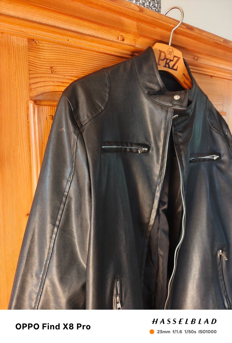Jacken: schwarze Kunstlederjacke – Gebraucht aus Seuzach von Markleeroy 1