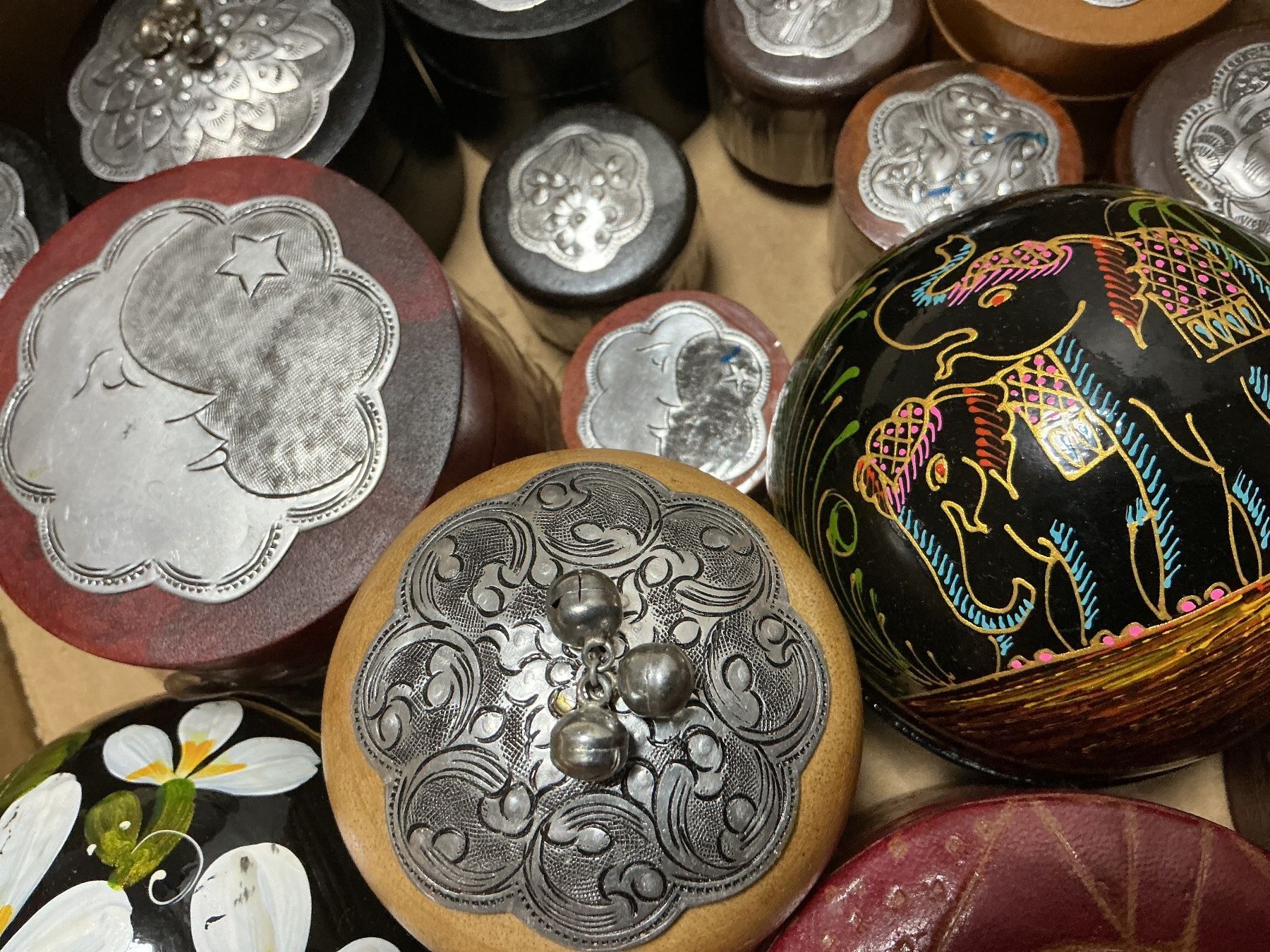 Altro in Decorazioni & Accessori: Lot de 17 boîtes en liquidation – Nuovo e nell'imballaggio originale da Lausanne venduto da topthai 3