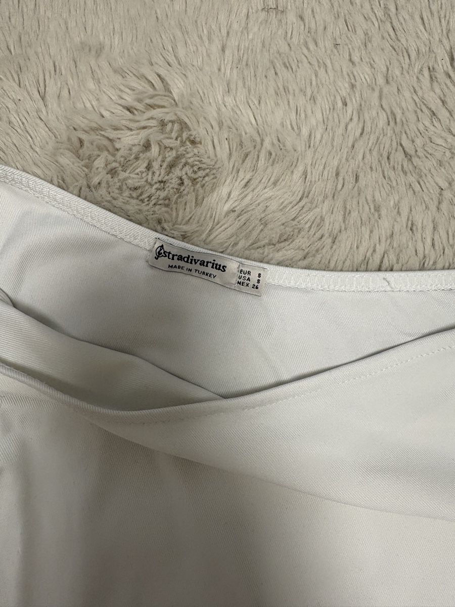 Stradivarius Top: Top une épaule  – Nuovo (secondo la descrizione) da Sion venduto da sar_8xmg 1