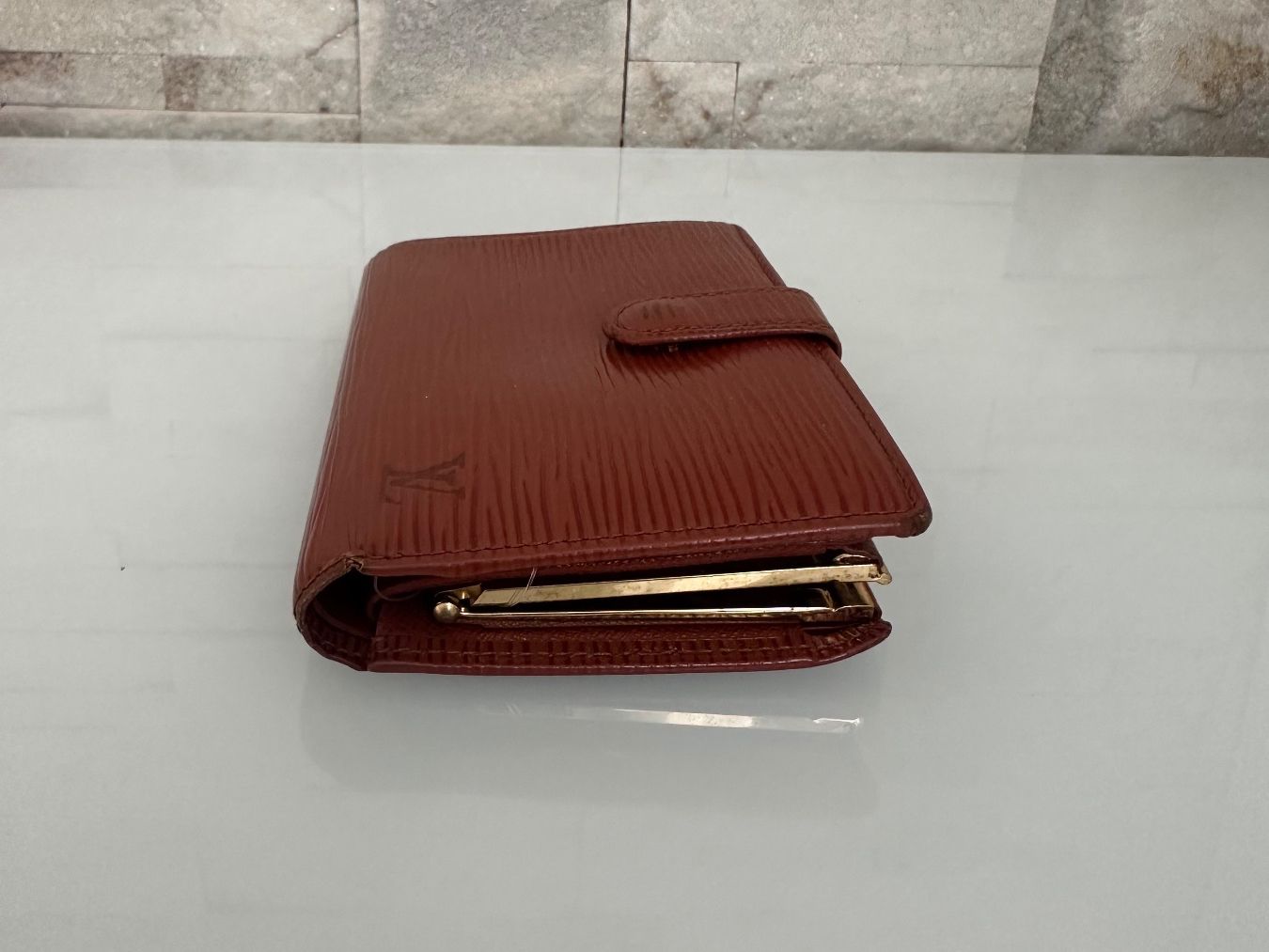 Louis Vuitton Portamonete: Louis Vuitton Compact Wallet - Nr. 822 – Usato da Hittnau venduto da LuxAndMore 2