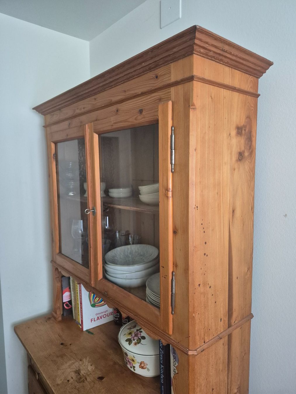 Credenze: Küchenbuffet Holz mit Glastüren in Zug – Usato da Baar venduto da speedy258 3