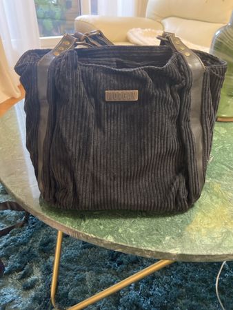 Sac Morgan en velours noir, parfait pour l'automne!