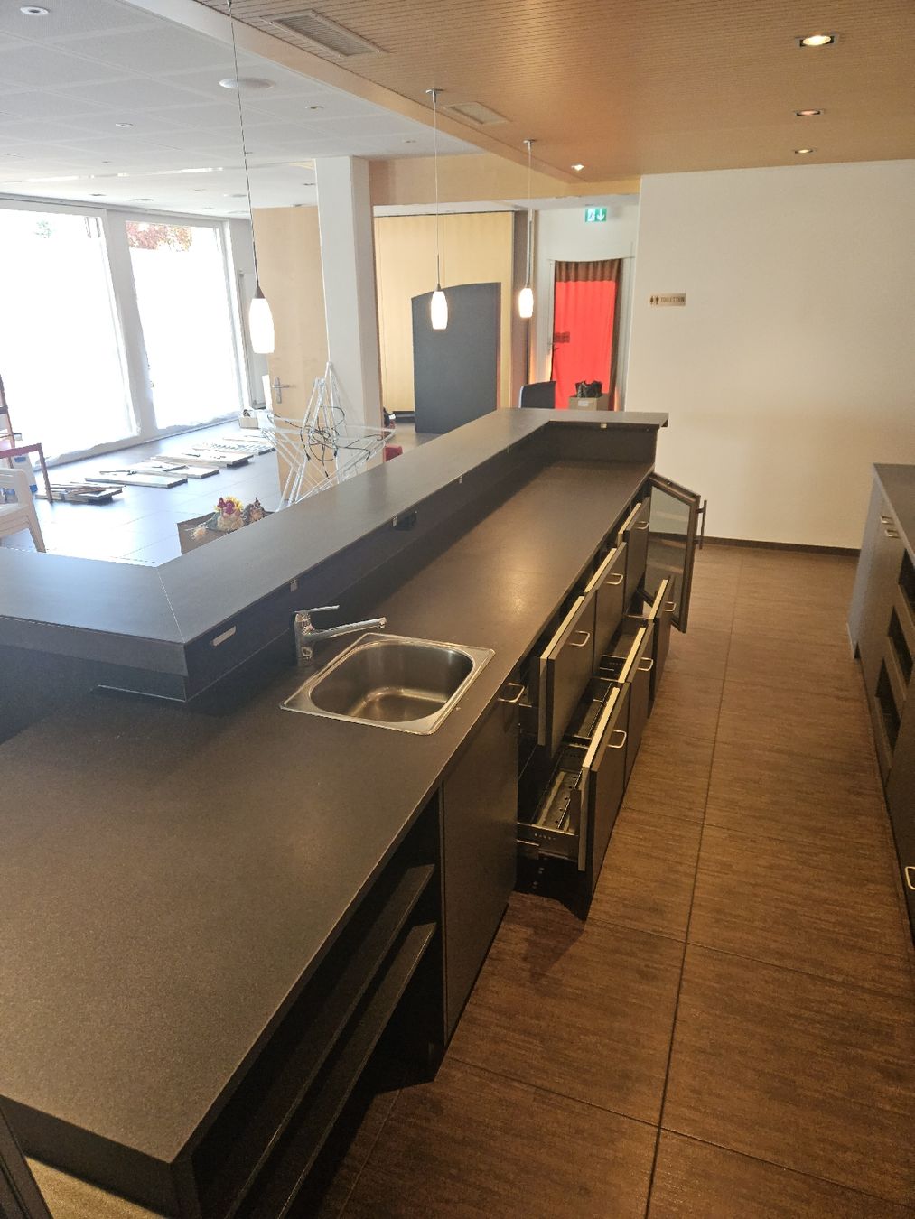 Ladenausstattungen & Messebau: Buffet Restaurant Cafe Bar – Gebraucht aus Morschach von Hanswi 3