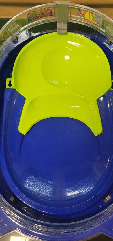 Spielzeuge: Beyblade Arena – Gebraucht aus Dübendorf von win_d97m 1