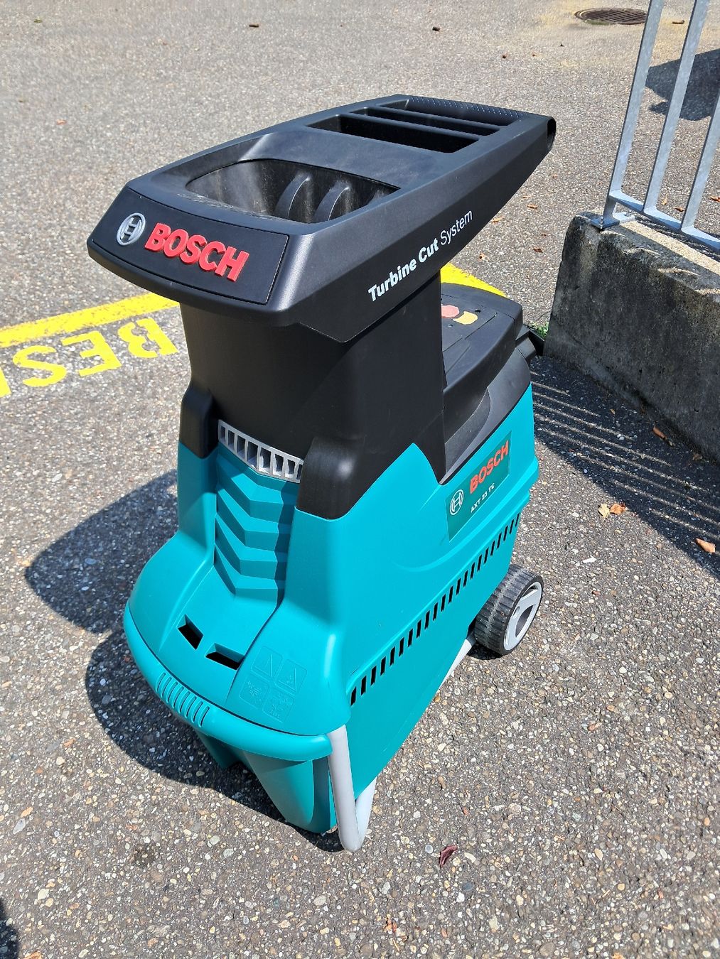 Bosch Trinciatrici: Häcksler Bosch AXT 23 TC – Usato da Strengelbach venduto da Wedi73 7