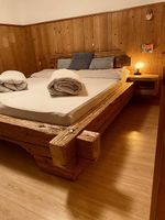 Massives Einzigartiges Altholzbett zu verkaufen