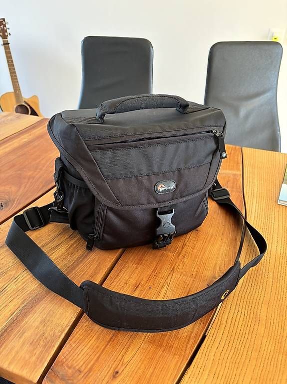 Lowepro Borse: Kamaratasche Lowepro Nova 180 AW – Nuovo (secondo la descrizione) da Solothurn venduto da chr_bnj8