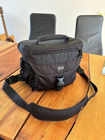 Kamaratasche Lowepro Nova 180 AW