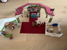 Schleich Horse Club Pferdeschau Set mit Zubehör gebraucht