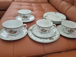 4 tasses+sous-tasses+ass dessert porcelaine Guy Degrenne C44