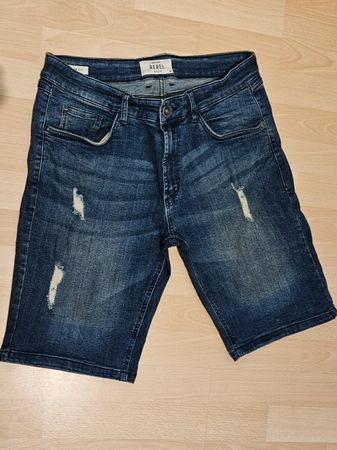 Hose kurz, Jeans, Marke REBEL, regular fit Grösse M