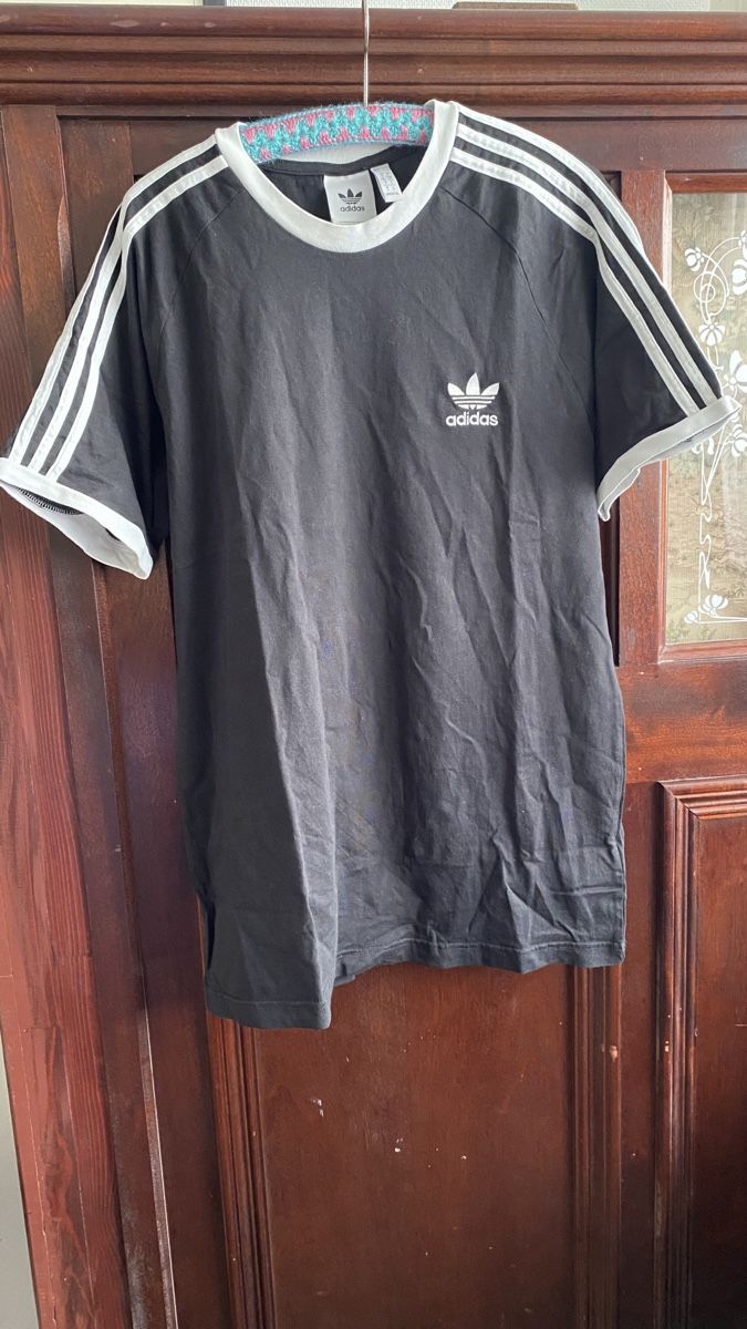Adidas T-shirt: Adidas Originals Tshirt – Usato da Obfelden venduto da tan_9lj9