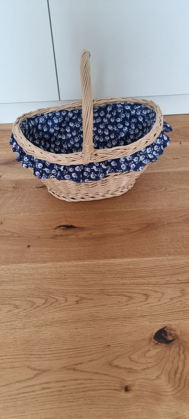 Altro per la casa: Korb mit blauem Stofffutter guter Zustand – Nuovo (secondo la descrizione) da Lachen SZ venduto da allesweg78