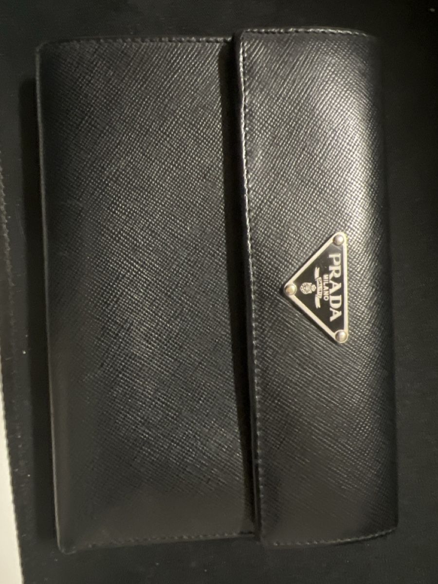 Prada Brieftaschen: Prada Wallet – Gebraucht aus Brislach von Praveen03