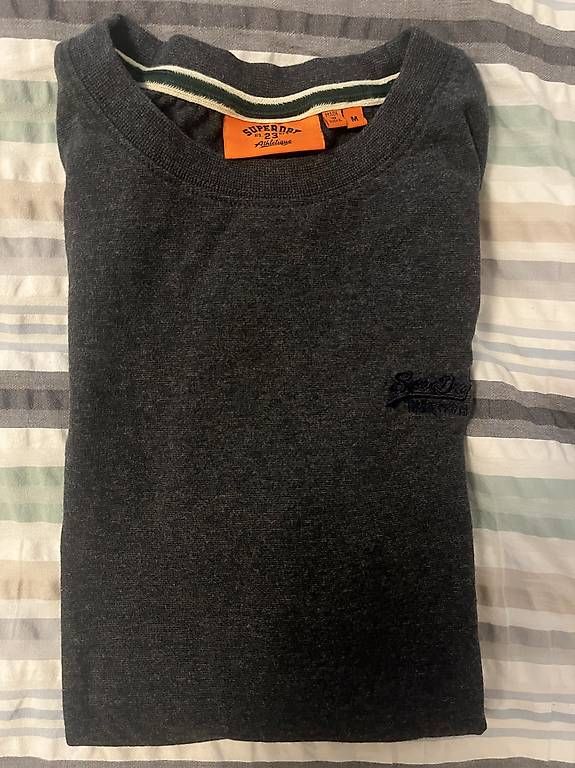 T-shirt: T-Shirt Superdry – Usato da Chavannes-Renens venduto da luc_52p8 1