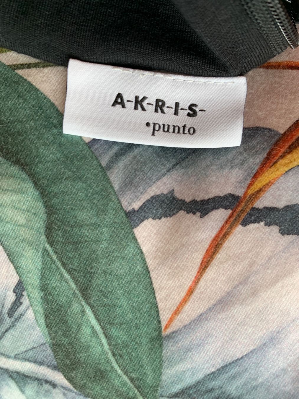 Akris Maglioni & Felpe: AKRIS: Exklusiver schwarzer Rollkragenpullover, 38 – Nuovo (secondo la descrizione) da Luzern venduto da designluzern 5