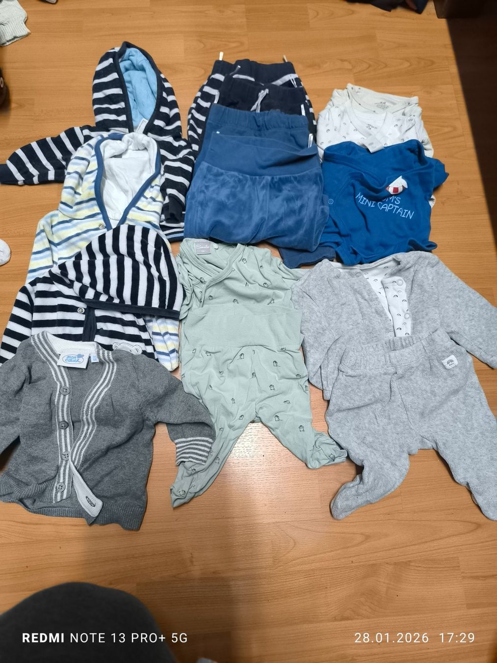 Lotti & Set di vestiti: Babykleider Grösse 50/56 – Usato da Jona venduto da mi2020