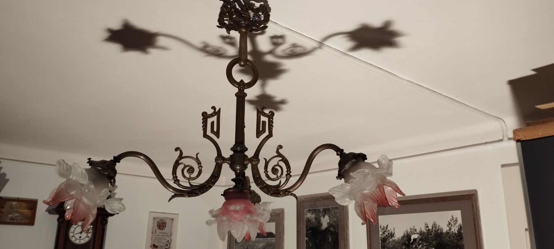Lampadari & plafoniere: Lustre ancien en bronze . – Usato da Praz (Vully) venduto da pikuluka1 2