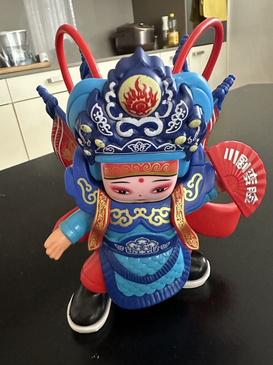 Bambole: Changing face Chinese Opera Warrior Toy – Nuovo (secondo la descrizione) da Gattikon venduto da Sarahs_Schatzkammer 5