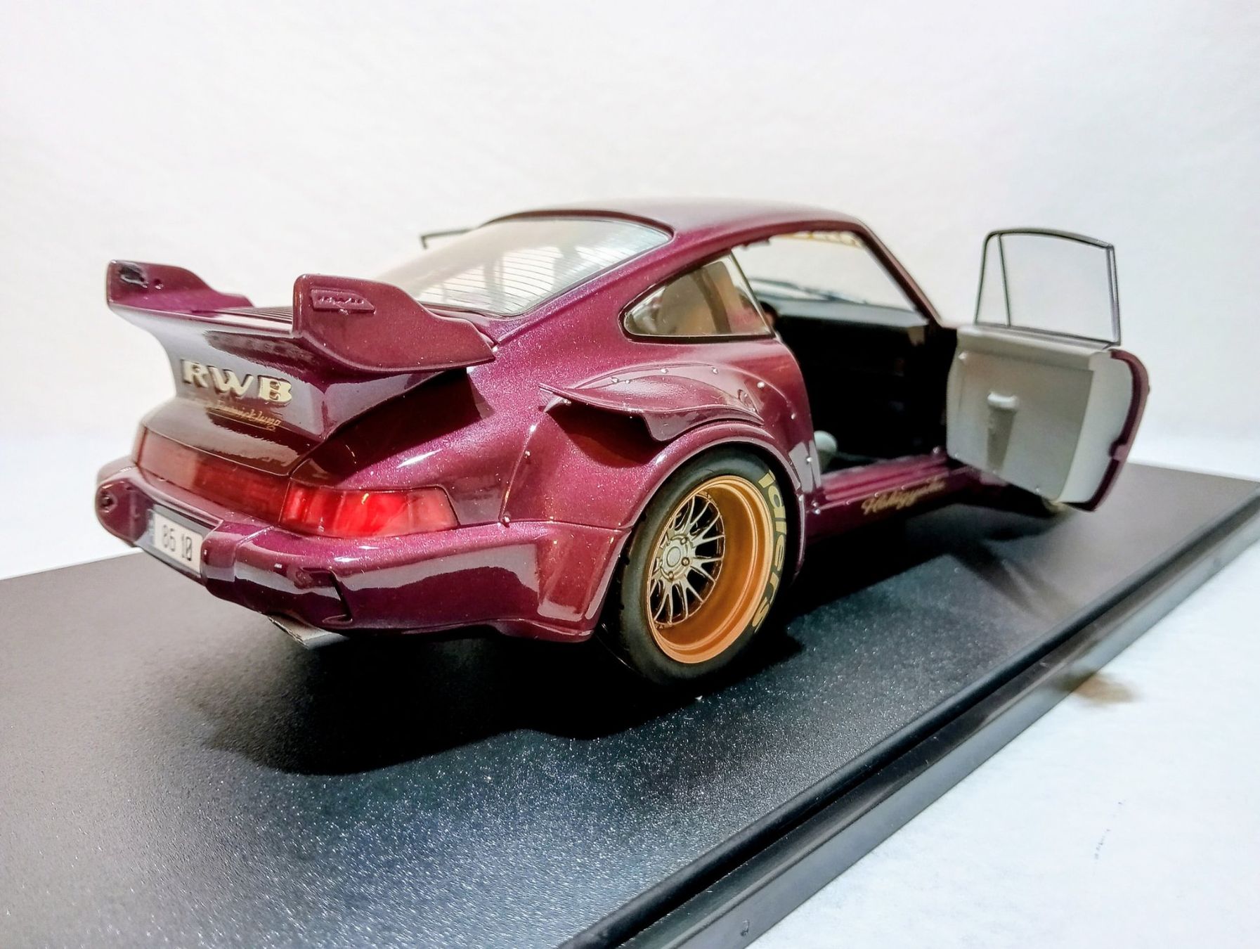 Porsche Modellini d'auto: Porsche 911 RWB – Usato da Huttwil venduto da Secondtrain 5