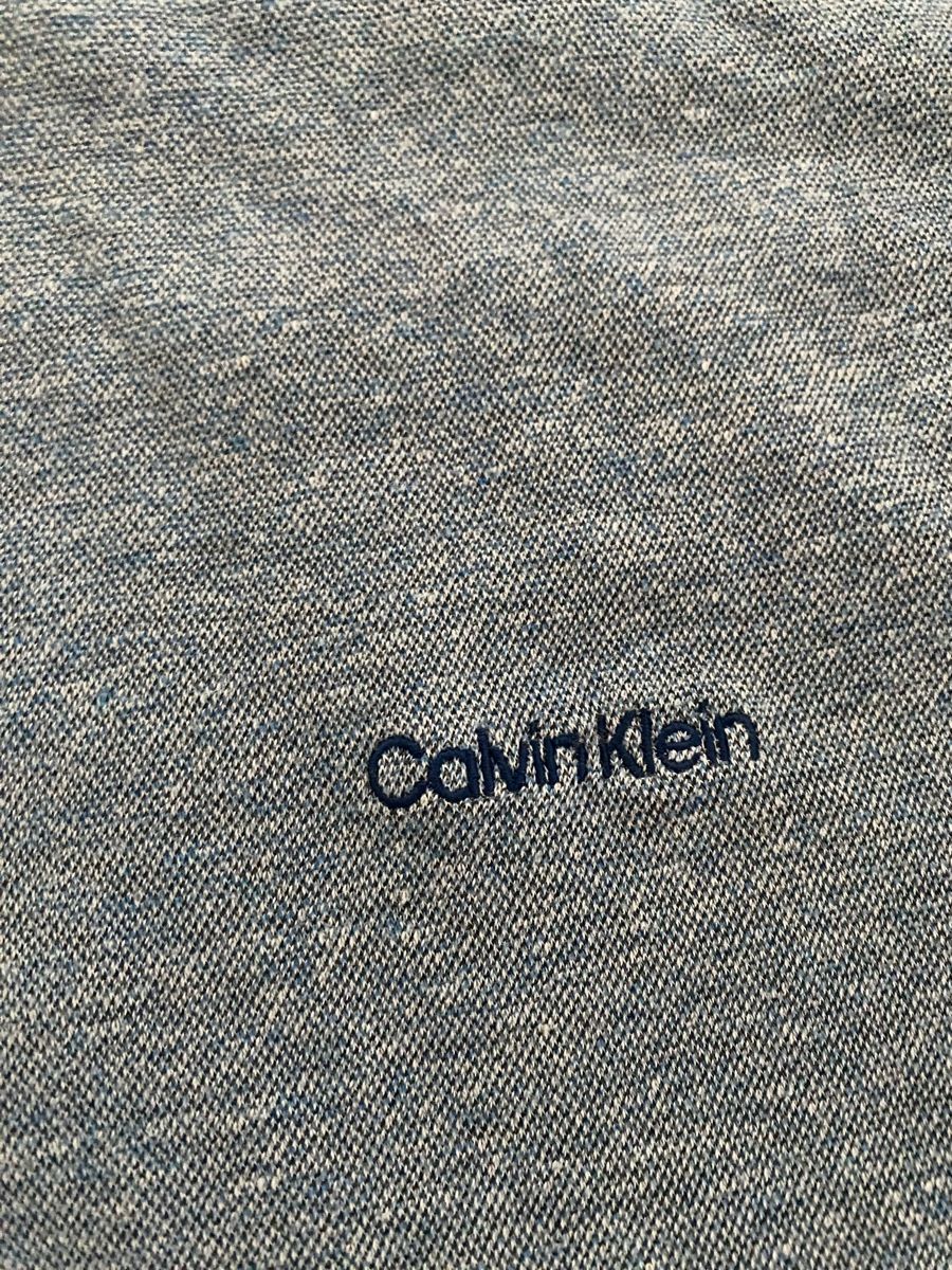 Calvin Klein T-shirts: Calvin Klein Tshirt – D'occasion à Opfikon par Luis144 7