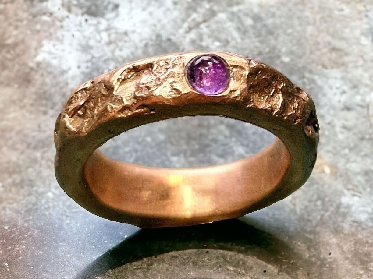 Anelli: Wilder Ring, handgemacht, Bronze & Amethyst. Grösse 48. – Nuovo e nell'imballaggio originale da Aarau venduto da Schmuckhoehle_MD 4