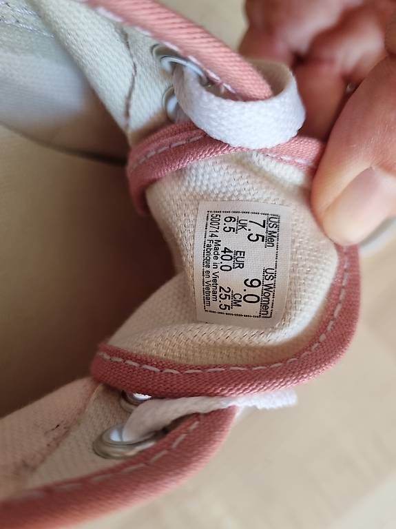 Scarpe da donna: Vans Gr 40 – Usato da Ennenda venduto da koselig 1